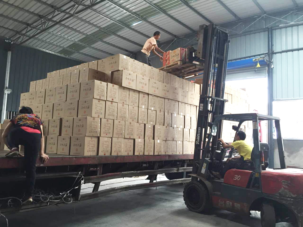 原酒裝車運(yùn)輸