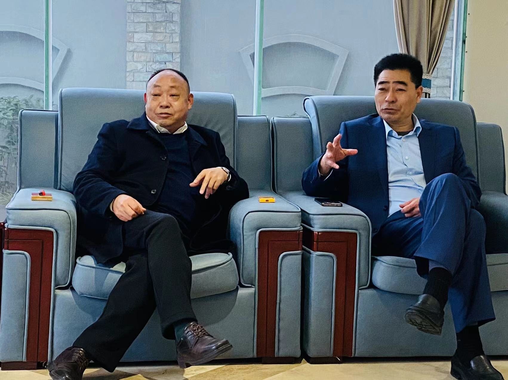 跨界經營 協(xié)同發(fā)展——山東城投集團蒞臨瀘州老酒考察洽談雙方合作事宜