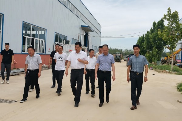 菏澤成武城投公司l領(lǐng)導(dǎo)蒞臨山東原味原酒業(yè)公司指導(dǎo)工作