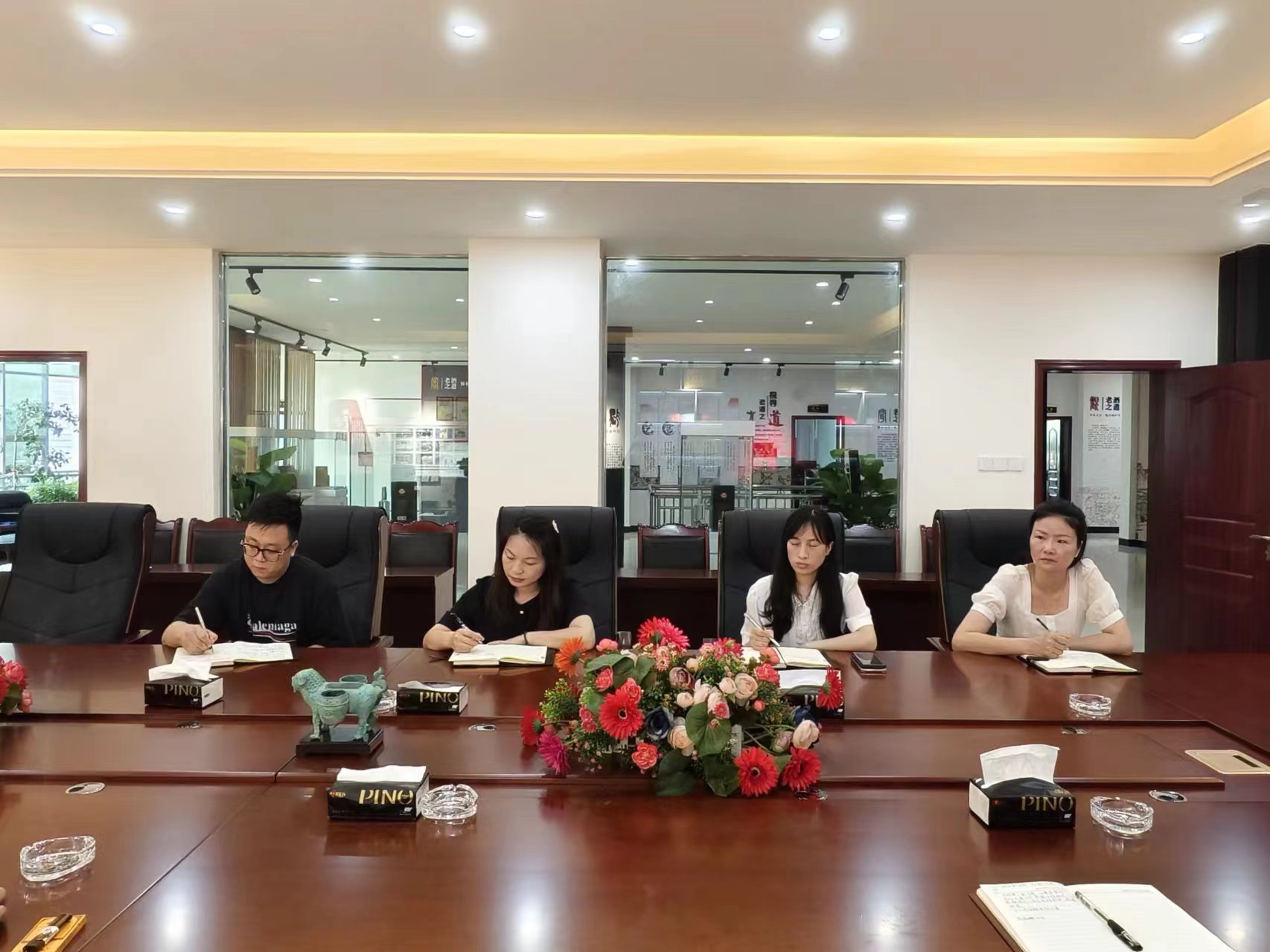 老酒集團(tuán)組織開展員工交心談心會